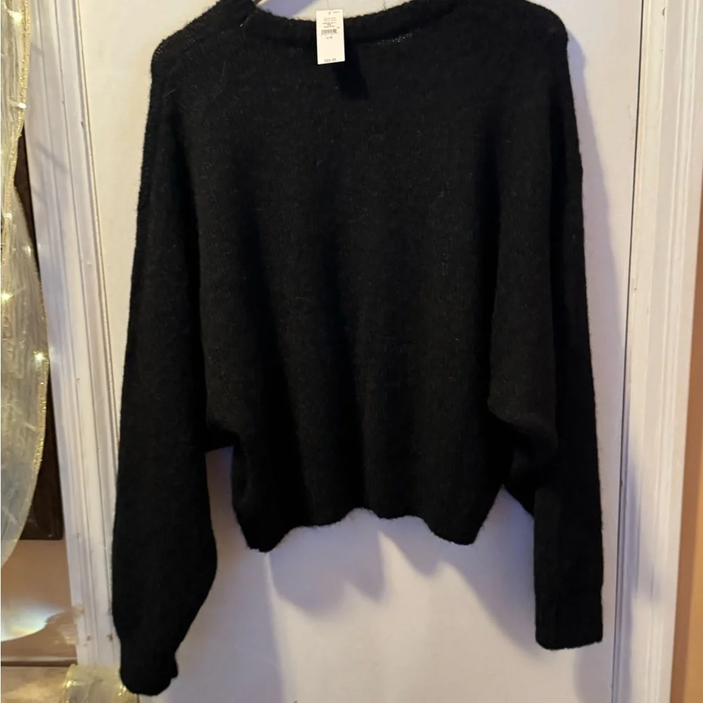 GAP Women's Charcoal Crew Neck Sweater - Picture 2 of 8